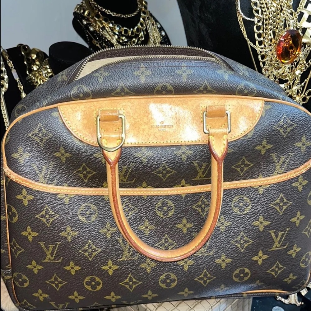 Louis Vuitton Beige and Tan Interior Handbag